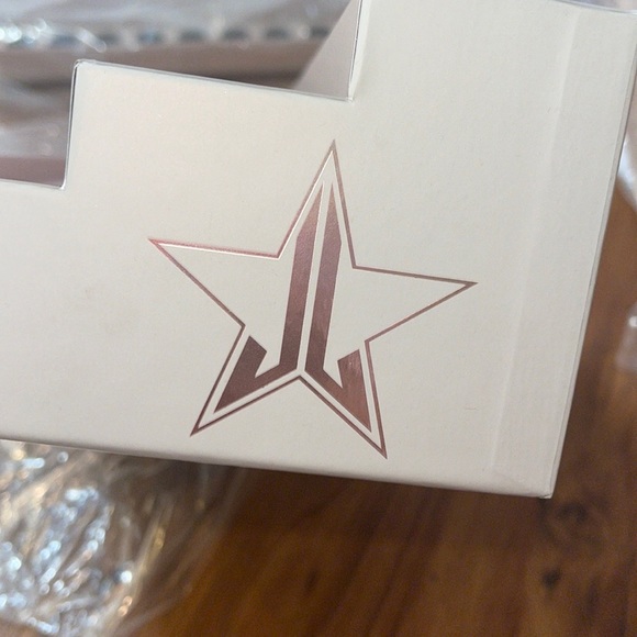 🆕🌿JEFFREE STAR: Velour Lipstick/Lipgloss Holder - Picture 9 of 9